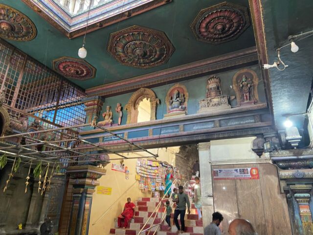 Visite de Tiruchirapalli Rock Fort une Puja bien méritée après 400 marches 🙏